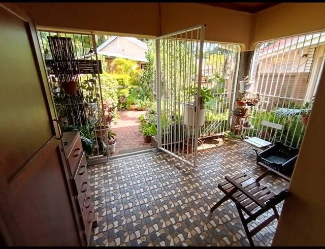 4 BEDROOM HOUSE FOR SALE IN PROTEA PARK